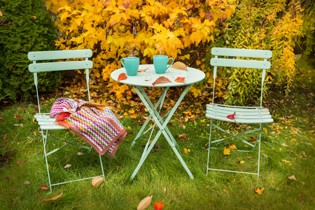 Balancing Traditional and Modern British Methods for Composting Garden Waste