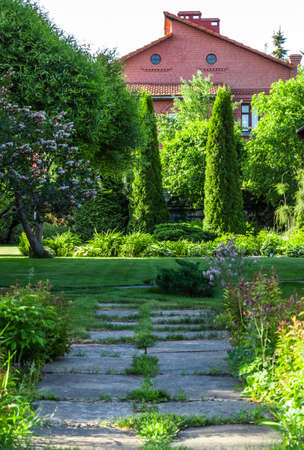 Water-Wise Pathway and Border Design for Changing British Climates